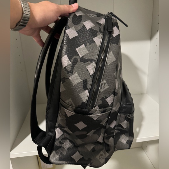 MCM limited edition CAMO Backpack - Picture 3 of 8